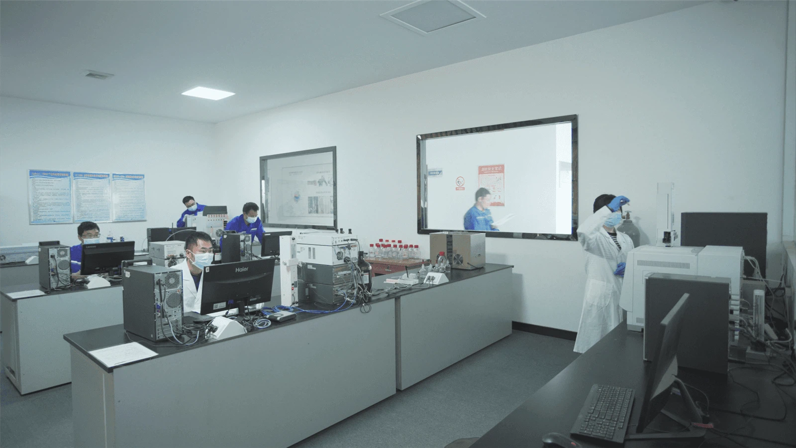 5UD)Q1Q7ZQQ5J12HERMM